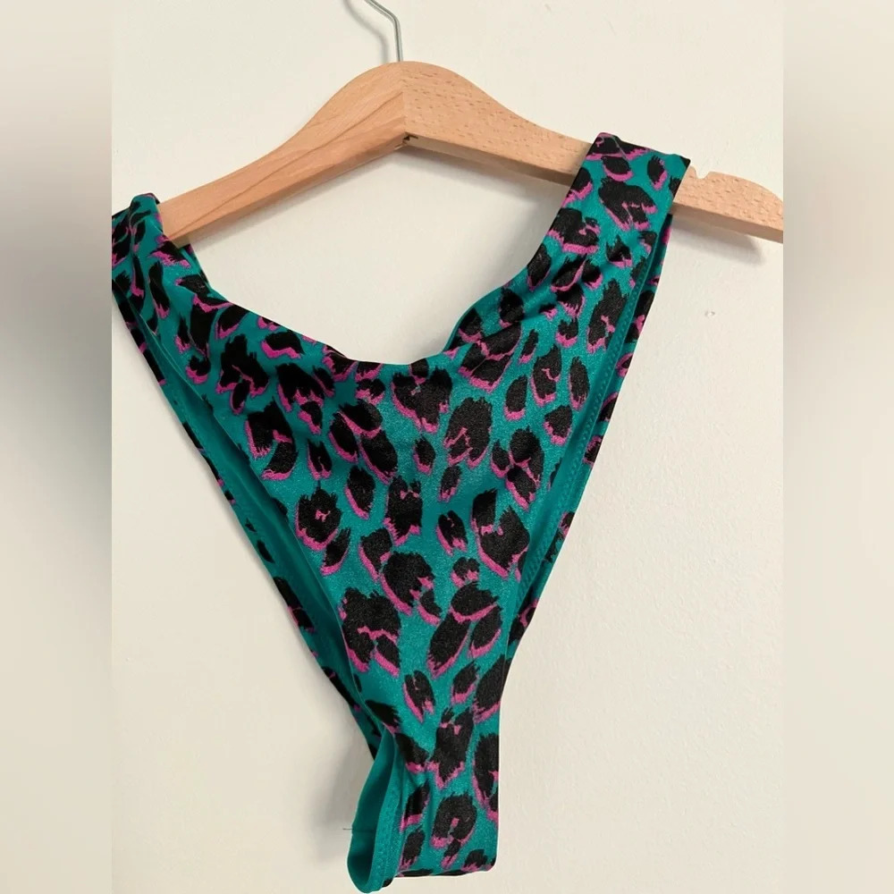 H&M Bikini High Cut Bikini Size6
